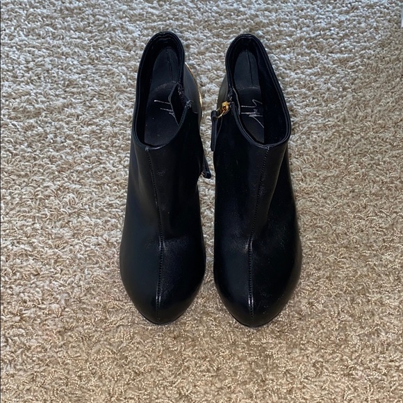 Giuseppe Zanotti Shoes - Giuseppe Zanotti black and gold heel boots